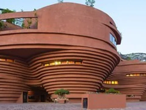 Một công trình tại Việt Nam lọt top kiến trúc đẹp nhất thế giới, đứng cùng loạt biểu tượng như Kim tự tháp Giza và đền Taj Mahal