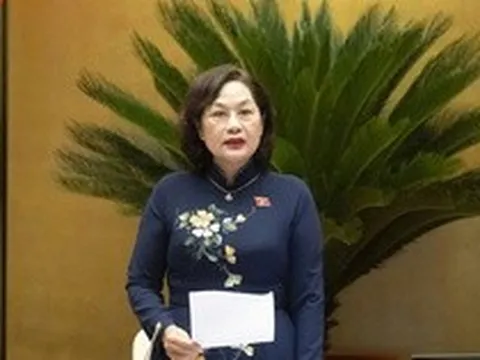 Khẩn trương hoàn thiện dự thảo Nghị quyết về thuế xăng dầu và nhiên liệu bay, trình Quốc hội thông qua vào sáng 12/4