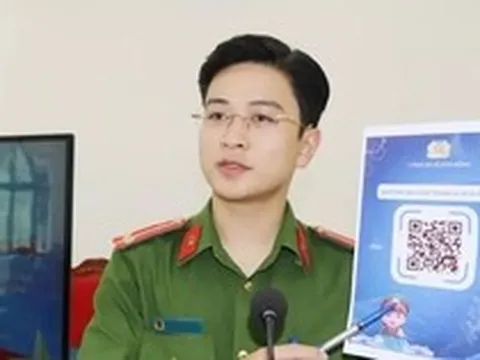 Quét QR gặp ‘Trung úy AI’ giúp làm thủ tục nhanh hơn