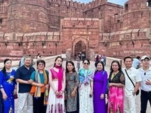 Tin mới: Một quốc gia bỏ khai báo giấy, khách Việt khi nhập cảnh chỉ cần điền thông tin online