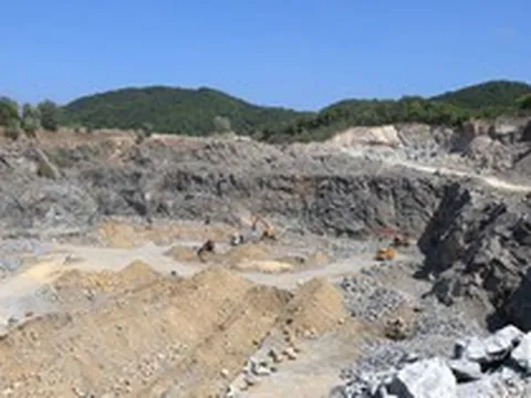 Khẩn trương khai thác mỏ khoáng sản với trữ lượng 1,4 triệu m3, Việt Nam quyết hoàn thành loạt dự án lớn, có công trình sẽ lập kỷ lục thế giới