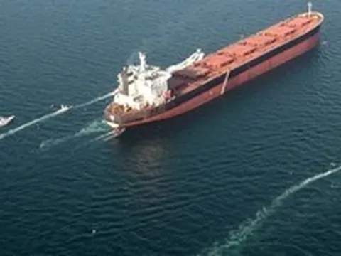 Đang di chuyển thì đàm phán Mỹ- Iran đổ bể, hai siêu tàu chở dầu lập tức quay đầu ngay trước cửa eo biển Hormuz