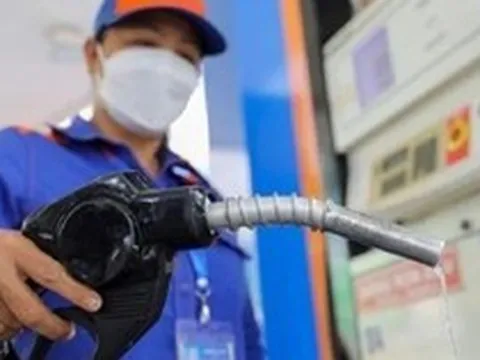 Việt Nam chi gần 3 tỷ USD nhập khẩu xăng dầu