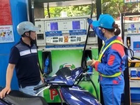 Xăng E10 sắp thay xăng khoáng, Bộ Công Thương nói gì về tính tương thích với xe máy, ô tô?