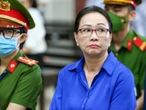 Công khai giá 2 túi Hermès "bạch tạng" của bà Trương Mỹ Lan