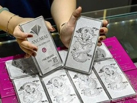 Giá bạc hôm nay 15-4: Tăng lên mức cao nhất 1 tháng qua