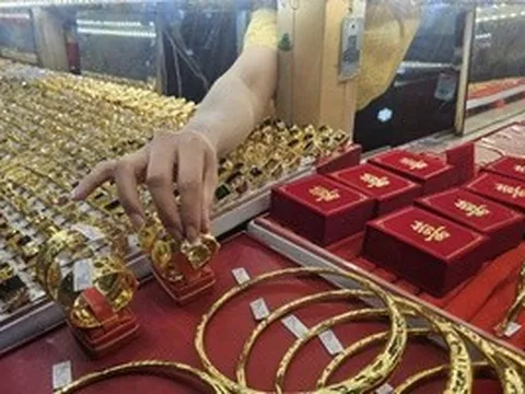 Sáng 15-4, giá vàng miếng SJC và vàng nhẫn tăng tới 2,5 triệu đồng mỗi lượng