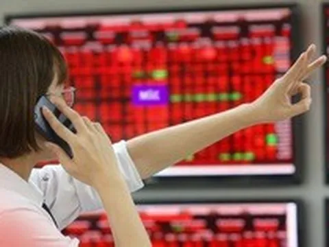 Chứng khoán 16-4: Cổ phiếu Vingroup lại "gánh" điểm số