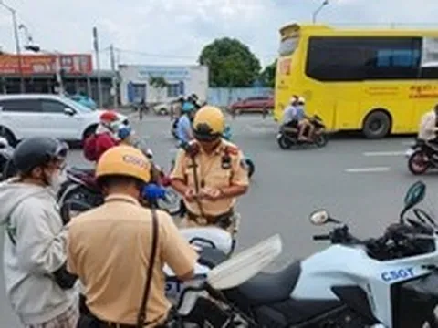 Lỗi vi phạm giao thông thường gặp nào sắp tới có thể bị CSGT phạt tại chỗ tới 7,5 triệu đồng?