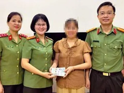 Trung tá công an bất ngờ nhận được 100 triệu đồng chuyển khoản nhầm