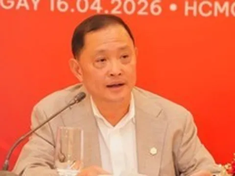 Chủ tịch Phát Đạt lý giải việc bán 88 triệu cổ phiếu giá cao rồi mua lại khi giá giảm: “Tin hay không là quyền của cổ đông”