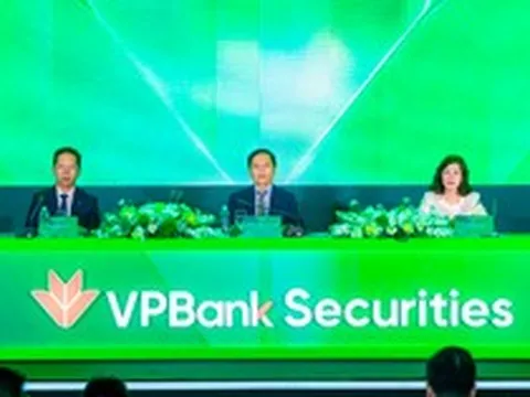 Chủ tịch VPBankS nói gì khi cổ đông phản hồi "giá cổ phiếu thấp hơn giá IPO"