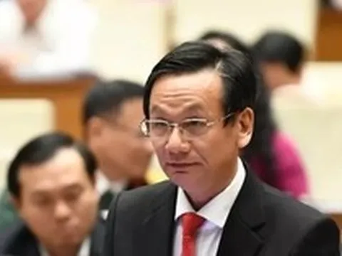 Ưu đãi thuế ô tô điện, cảnh báo rủi ro ô nhiễm môi trường từ pin thải