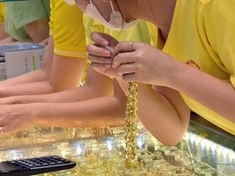 Giá vàng hôm nay, 23-4: Tiếp tục sụt giảm