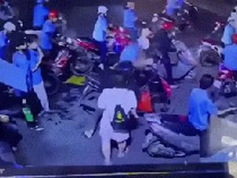 Nam công nhân bị đánh hội đồng trước công ty: Camera an ninh hé lộ điều gì?