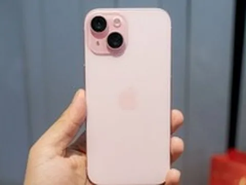 Chiếc iPhone đã bị "khai tử" tăng giá