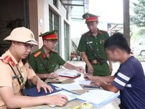 Chậm nộp tiền phạt vi phạm giao thông bị tính thêm bao nhiêu mỗi ngày?