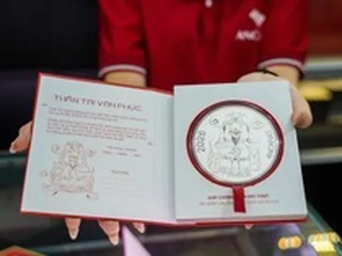 Giá bạc bật tăng hơn 1 triệu đồng/kg