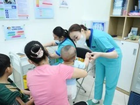 Chủ động “đi trước một bước” bảo vệ trẻ trong bối cảnh “dịch chồng dịch”