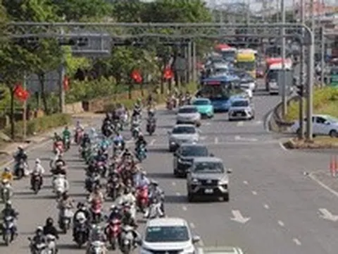 Vỉa hè cửa ngõ phía Tây TP HCM: Dẹp "điểm nóng", mở đường mưu sinh