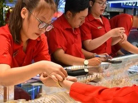 Giá vàng hôm nay 7-5: Tiếp tục tăng mạnh