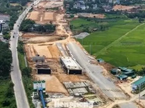 Cảnh công trường thi công tuyến đường nghìn tỷ nối Đại lộ Thăng Long với Hòa Bình