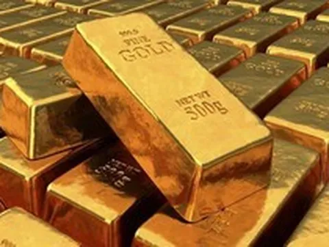Quỹ vàng khổng lồ bất ngờ "gom" hàng trở lại