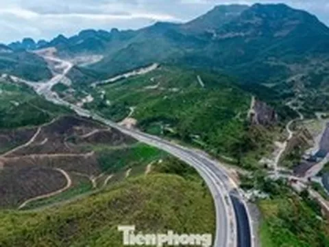 Trên công trường dự án hơn 1.800 tỷ đồng 'phá núi mở đường' của Quảng Ninh