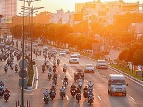 Việt Nam sở hữu một đại lộ nội đô rộng bậc nhất: Quy mô tới 12 làn xe, được ví đẹp như châu Âu, hàng loạt dự án bất động sản mọc dọc hai bên