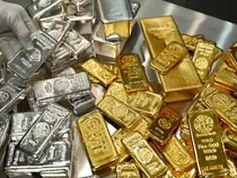 Giá vàng bạc bật tăng mạnh, chuyên gia dự báo dư địa tăng chưa kết thúc