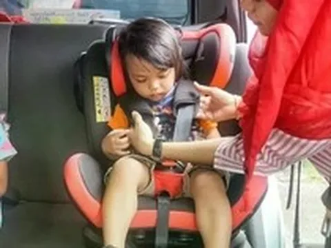 Đề xuất mới về thiết bị an toàn cho trẻ em trên ô tô
