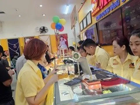 Tối 12-5, chóng mặt trước giá vàng thế giới