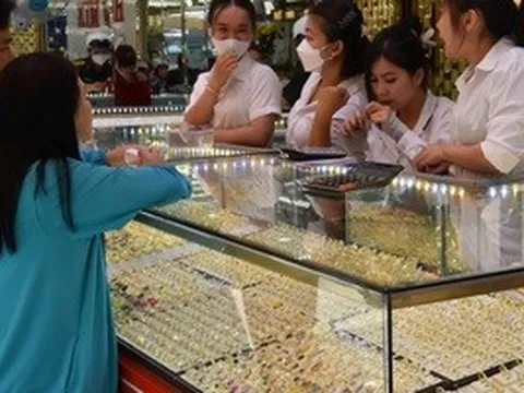 Giá vàng hôm nay 12-5: Bất ngờ bật tăng mạnh