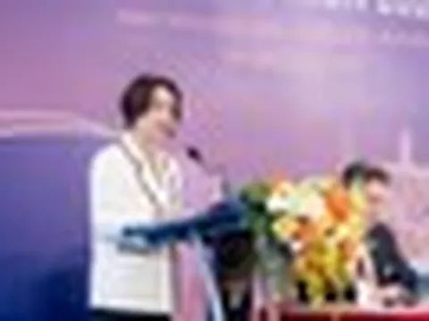 Nếu vàng tăng dựng đứng nhiều người lo Vinhomes vỡ trận...sếp Vinhomes khẳng định không mạo hiểm với vận mệnh của DN và chỉ thẳng rủi ro với người tham gia
