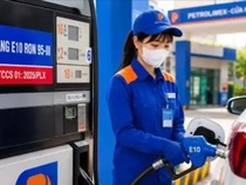 Mua xăng dầu gặp “bất thường”, người dân có thể báo qua ứng dụng “Quanh tôi”