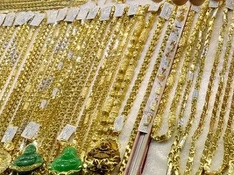 Giá vàng hôm nay 4-6: Tiếp tục đi xuống