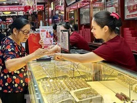 Vì sao giá vàng gần đây liên tục giảm mạnh?