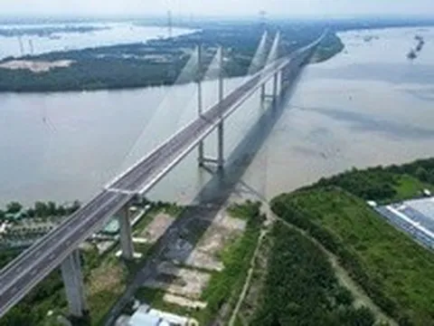 Cầu dây văng có tĩnh không cao nhất Việt Nam 'nằm chờ' cao tốc thông tuyến