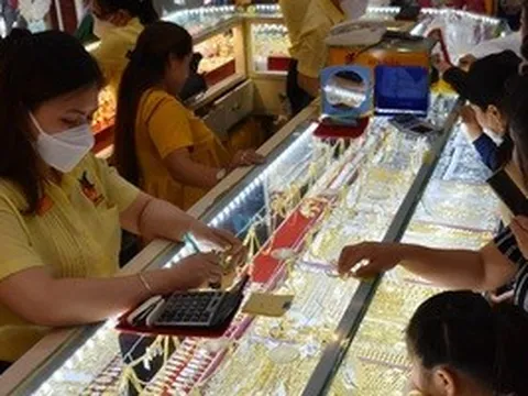 Giá vàng hôm nay, 12-6: Bất ngờ đảo chiều tăng vọt