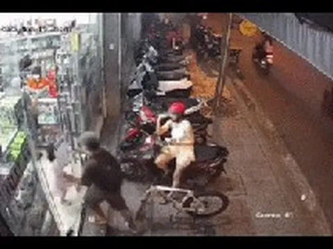 Thanh Niên 17 tuổi xô ngã bé gái, đấm vào mặt người mẹ: Đã có phương án giải quyết