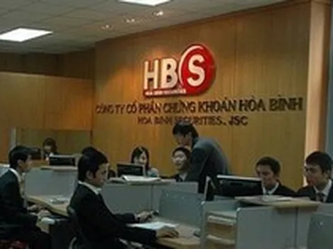 Một công ty chứng khoán muốn thanh lý cổ phiếu trên 481 tài khoản khách hàng, UBCKNN lập tức “tuýt còi”