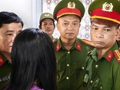 Huy động gần 120 cán bộ chiến sĩ đồng loạt kiểm tra 5 tòa chung cư lúc 4h30 sáng