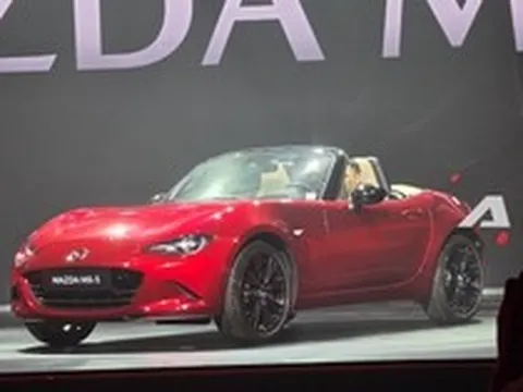 Mazda MX-5 giá 1,339 tỷ đồng, có cả mui mềm và mui cứng cho ‘dân chơi’ Việt