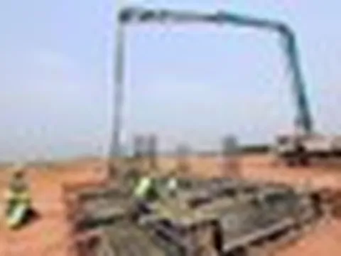 Cắm thành công 4.600 trụ thép nặng 200.000 tấn, biến điều không thể thành có thể, lập cú đúp kỳ tích khiến cả thế giới ngỡ ngàng