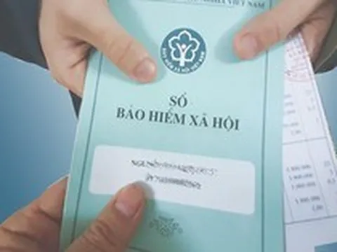 Không chốt được sổ BHXH vì công ty nợ tiền, người lao động phải làm gì?