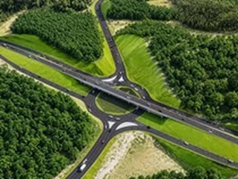Cao tốc xuyên rừng đẹp nhất Việt Nam chậm tiến độ, Tập đoàn Sơn Hải nêu điểm nghẽn lớn nhất