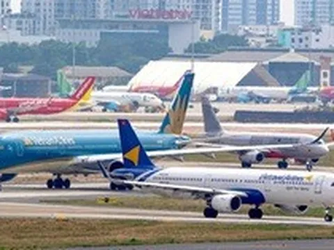 Hàng không Việt "đua" nhận máy bay mới giữa cao điểm hè