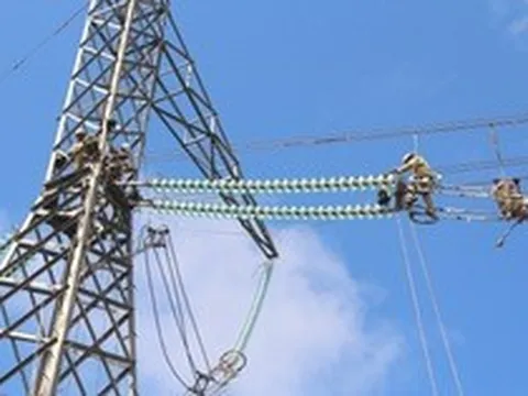 Miền Bắc ngốn điện kỷ lục, 4 mạch đường dây 500kV Bắc - Nam cung ứng thế nào?