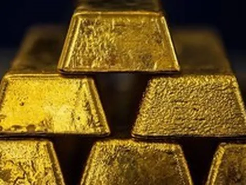 Phát hiện một quốc gia láng giềng Việt Nam mạnh tay "gom" gần 700 tấn vàng
