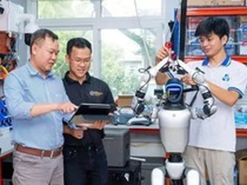 HEINEKEN Việt Nam bắt tay ĐH Bách Khoa ĐHQG TPHCM, dùng robot hình người trong nhà máy